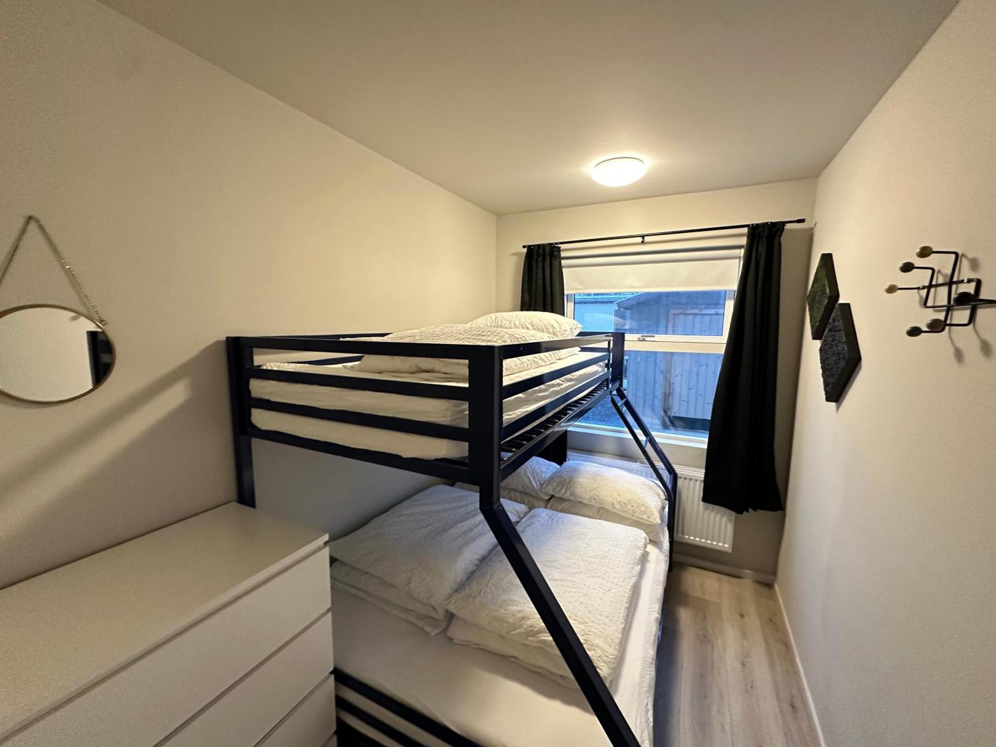Spacious And Family Friendly Apartment In Kopavogur Reykjavik Exterior photo