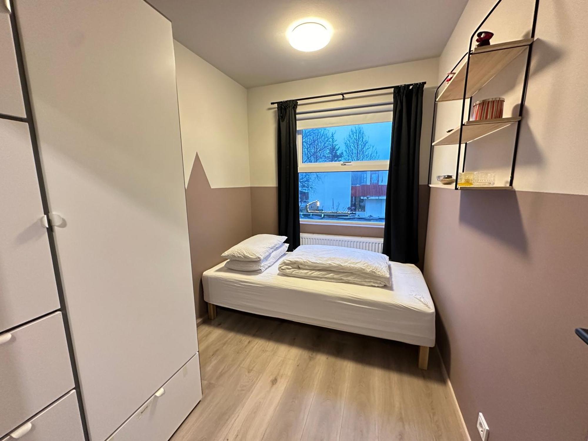 Spacious And Family Friendly Apartment In Kopavogur Reykjavik Exterior photo